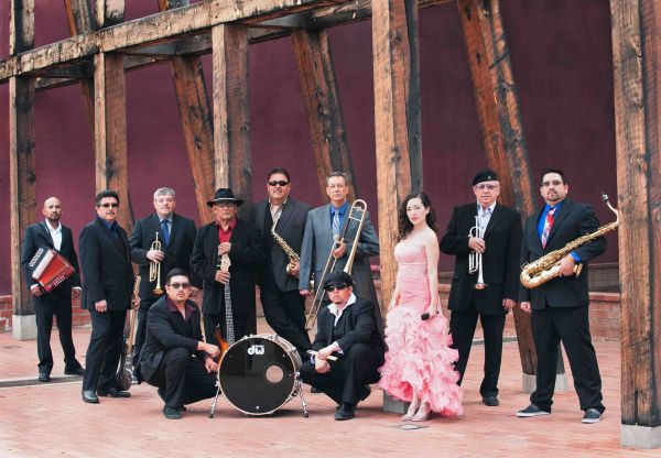 Red Wine Band : New Mexico Wedding Reception Bands