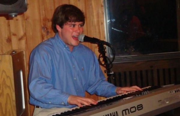 Blanton Callen - piano : College Piano Man