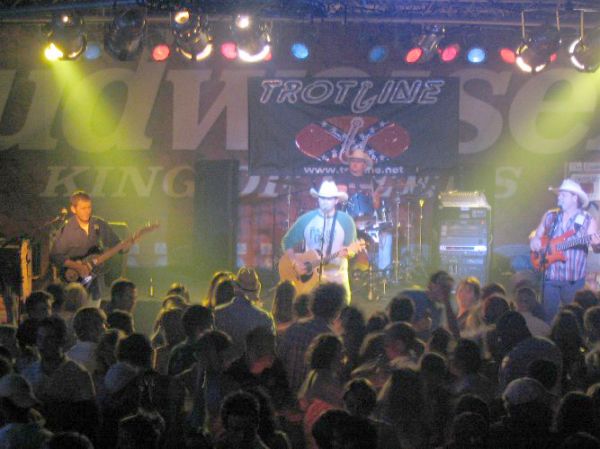 Trotline Band - country band for fraternity parties