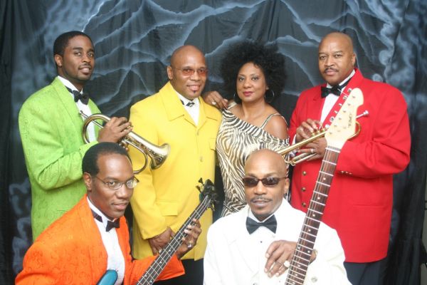 Heart to Heart : Atlanta Wedding Bands Motown