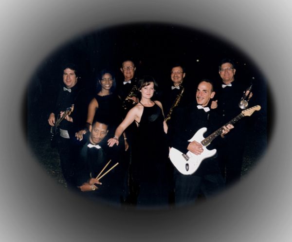 Mr. Big and The Rhythm Sisters Band : Live Bands for Weddings